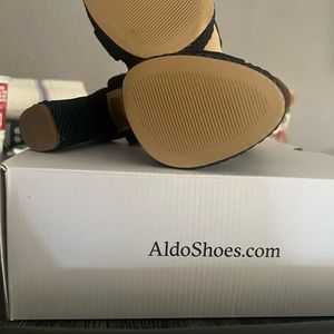 Navy blue new Aldo heels